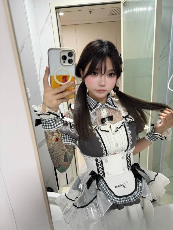 长宁美胸纹身骚妹咻咻 图 2