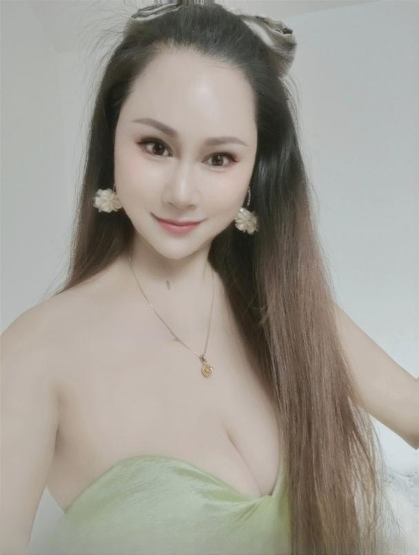 E奶少妇