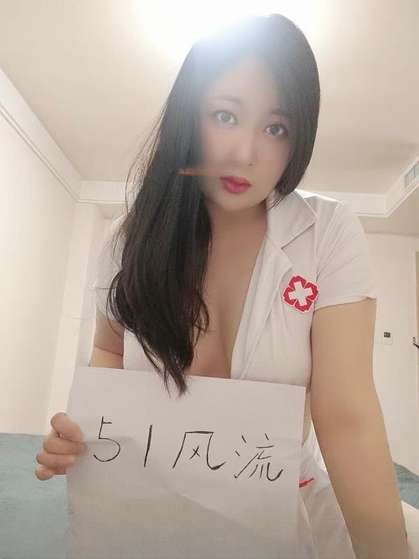 制服温柔少妇