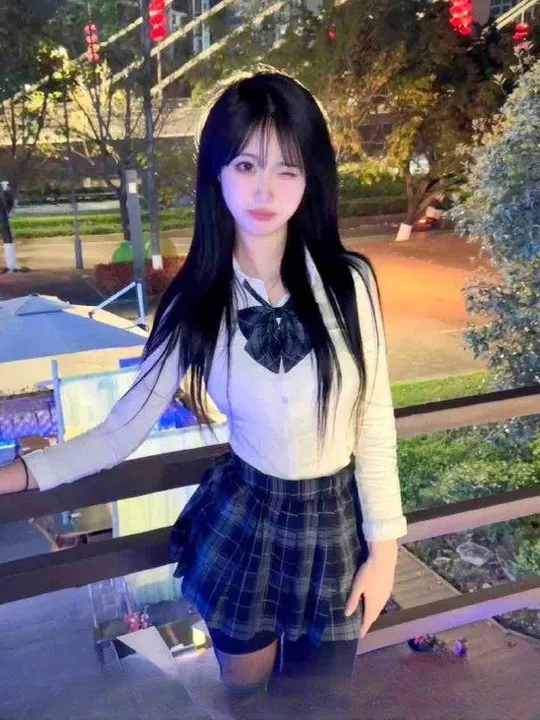 很嫩的反差妹