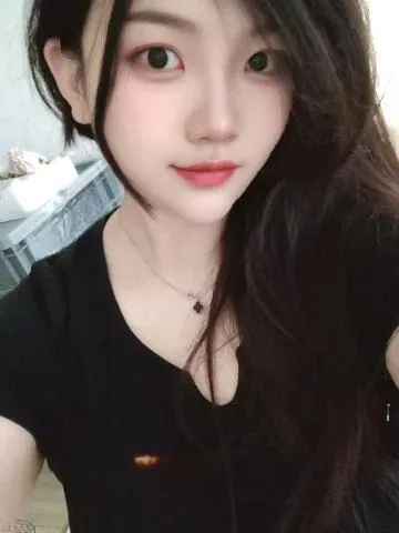 天河大胸玫瑰