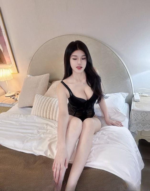 丰满性感肥臀小妹 图 2