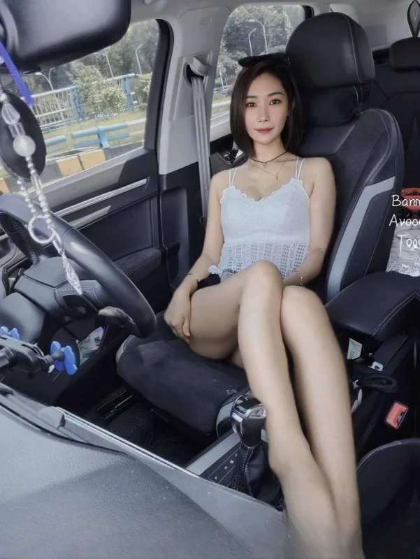 短发气质御姐 图 3