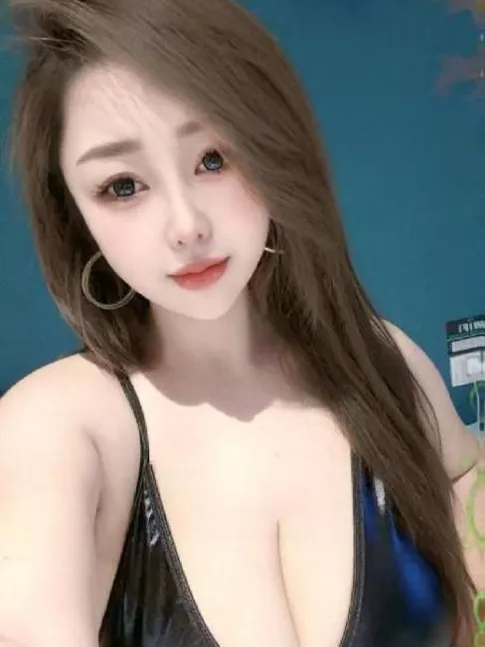 西青E奶巨乳少妇