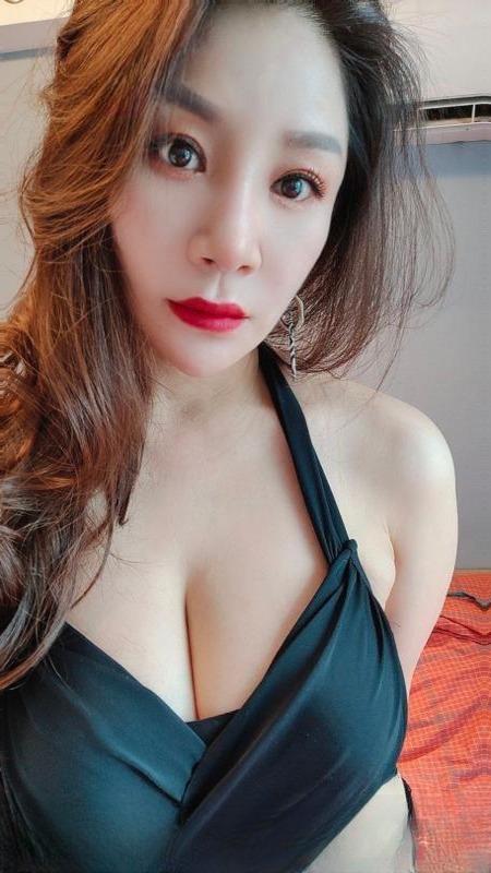 性感巨乳少妇红袖 图 2