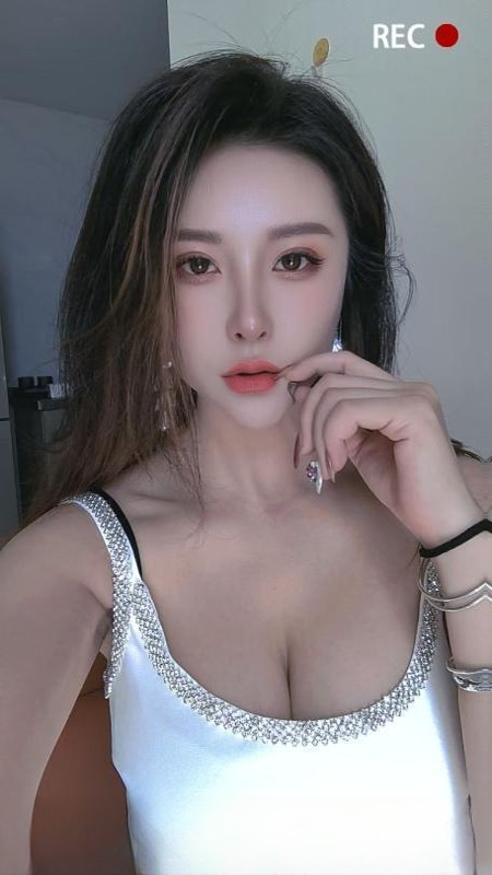 大奶翘臀御姐范 图 2