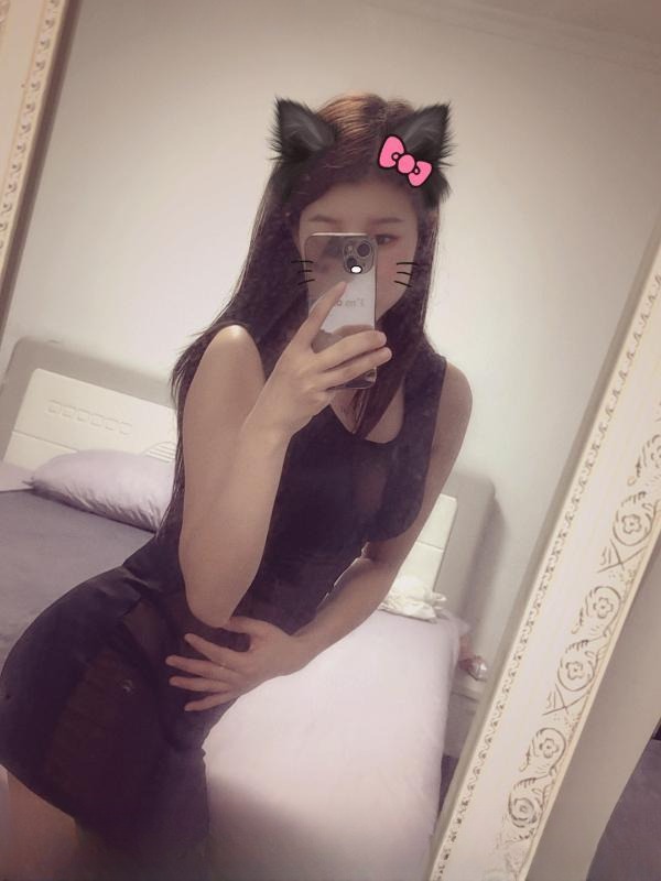 二刷大长腿骚货