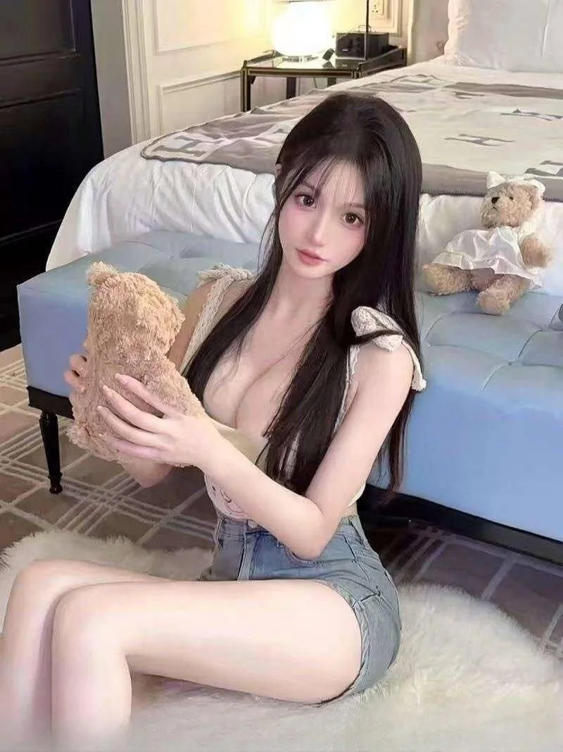 乳爆嫩肉学生妹 图 2