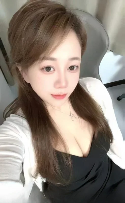 上城吊乳少妇倩倩 图 2