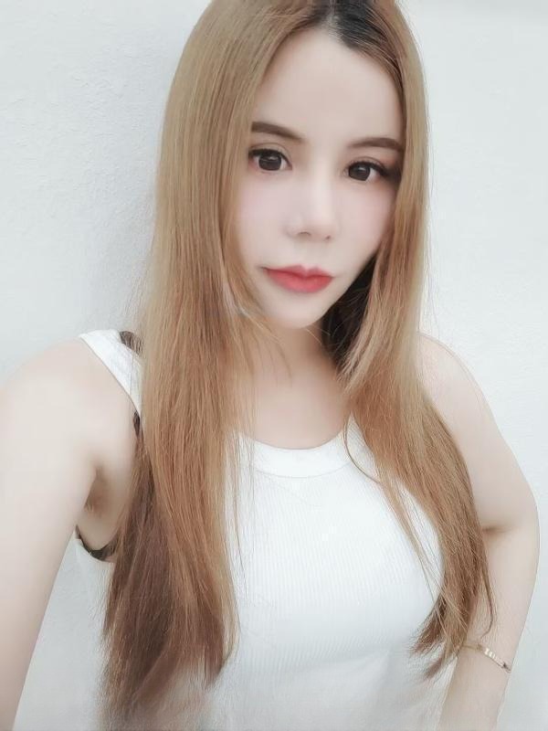 栖霞伊伊 图 3