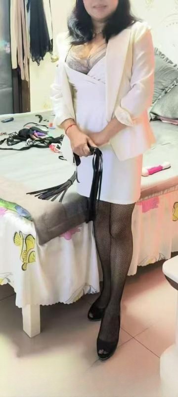 大胸泻火少妇