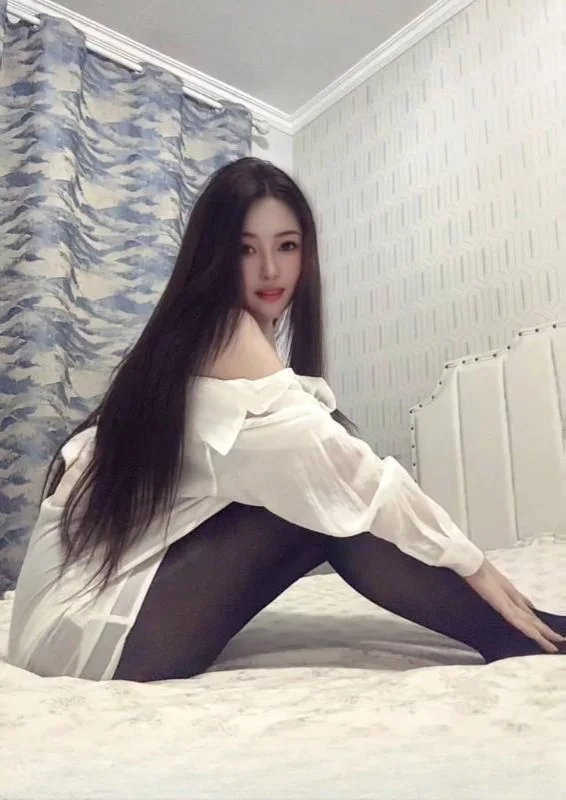 上城黑丝美腿多多 图 2