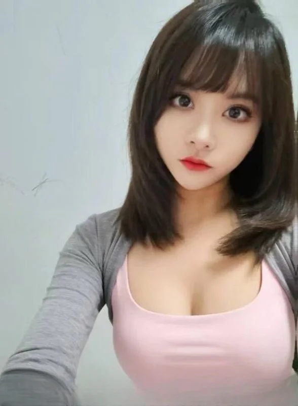 个人巨乳翘臀小骚妇 图 3
