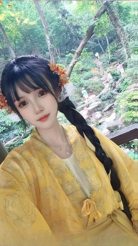 栖霞高挑甜妹