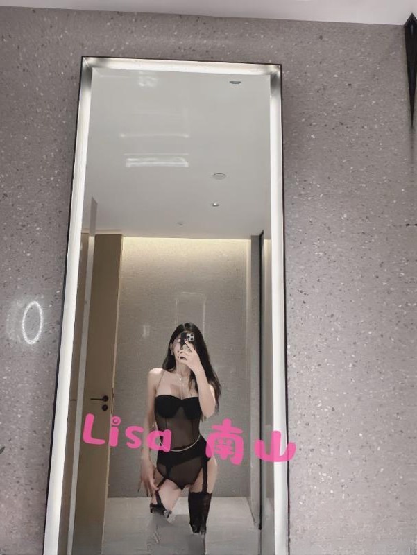前凸后翘高挑白虎御姐 图 3