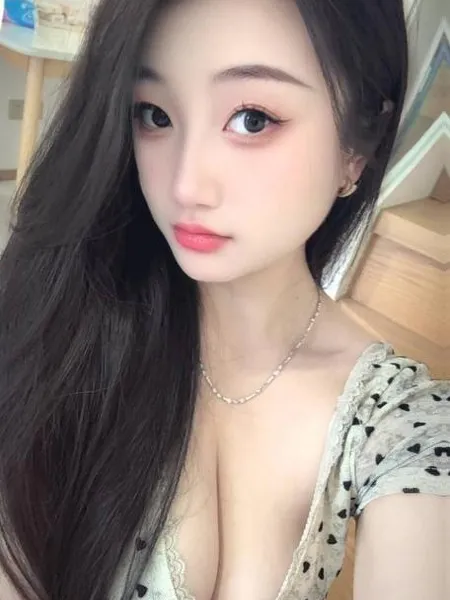 天然文静美女雯雯