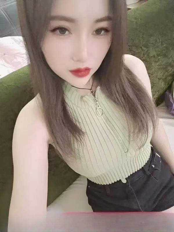 大胸性感小野猫 图 4