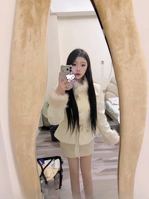 白嫩小姐姐