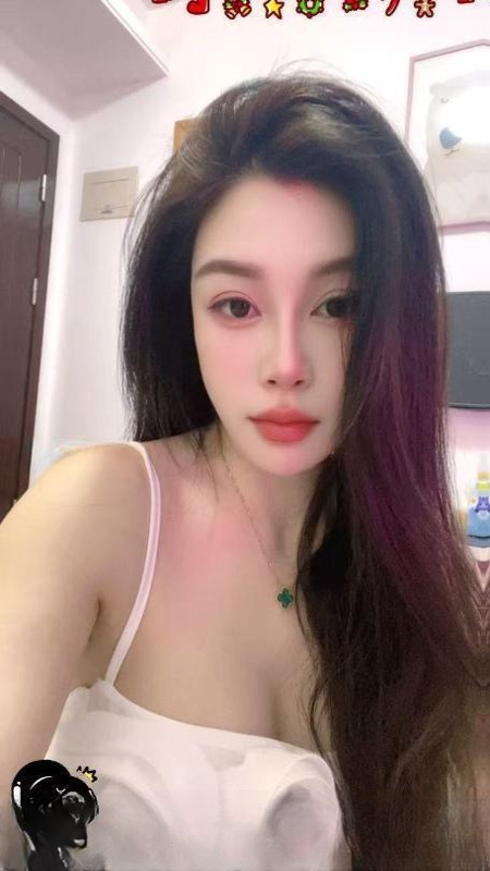 服务系美女妮儿