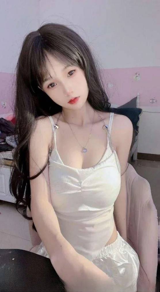大胸萝莉刚下海 图 3