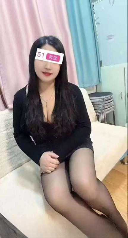 大屁股微坦熟女 图 2
