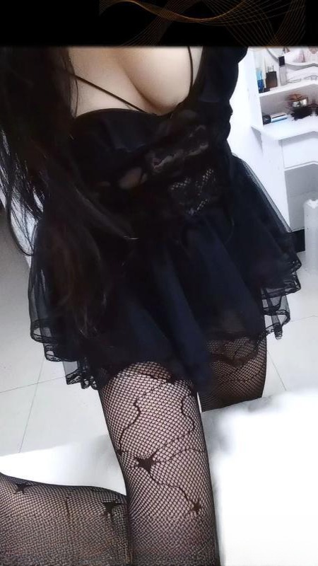 带眼镜的白嫩少妇 图 3