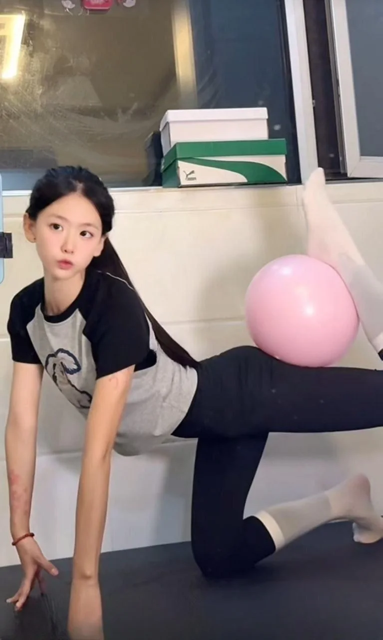 厚黑软体娇嫩欲女