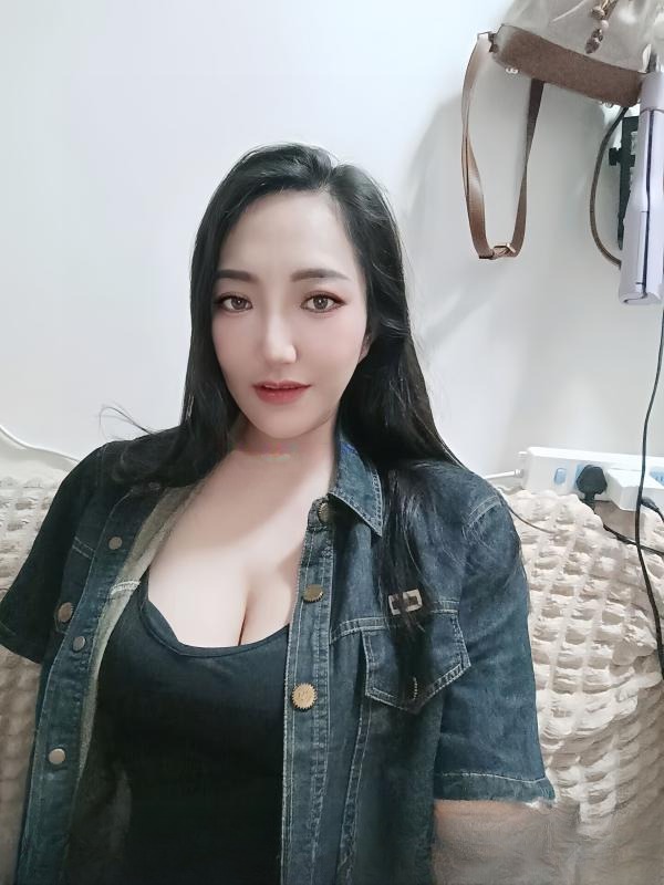 海珠E奶服务系骚少妇 图 3