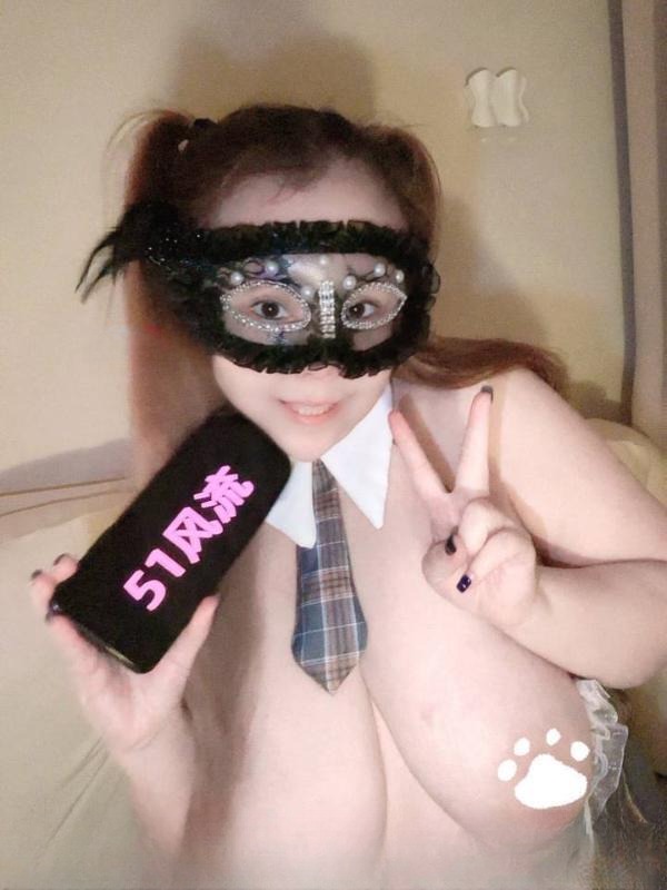 巨乳淫荡骚货
