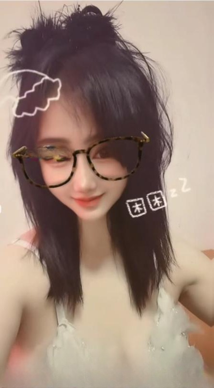 大胸美女希恩 图 2