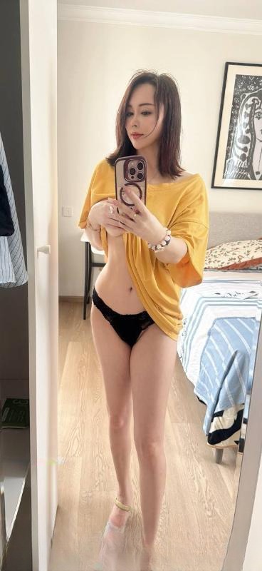 午休偷情翘臀骚穴 图 3