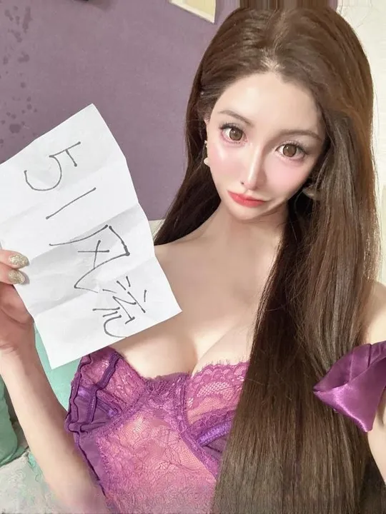 性感男娘Ts模特彤彤