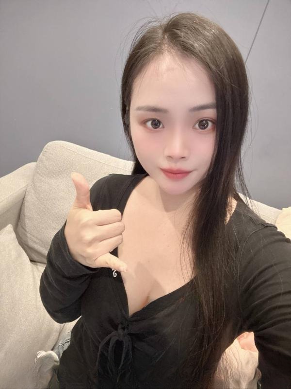 滨江肤白服务系骚妇
