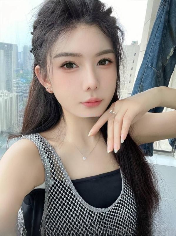 大奶妹青青