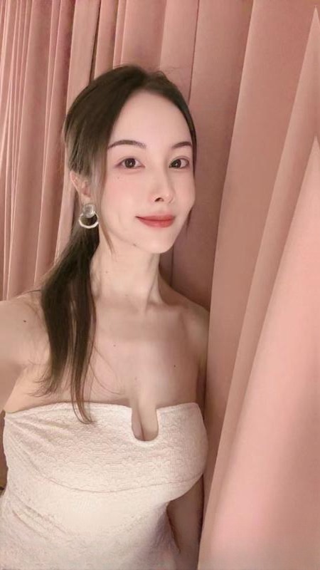 服务系朱莉老师