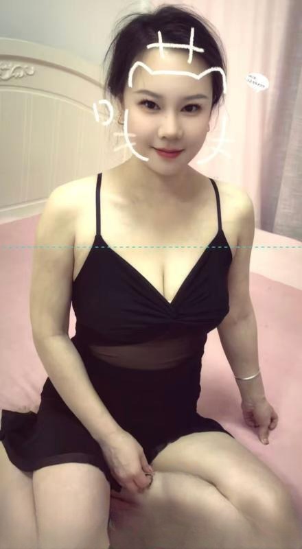 服务系熟女姐姐 图 2