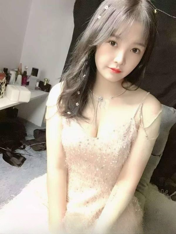 性感肤白小美 图 4
