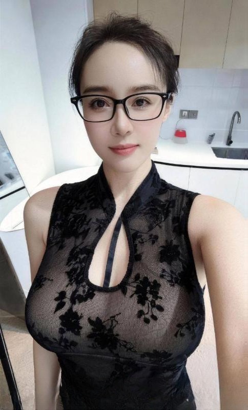 高挑服务系大胸老师 图 2