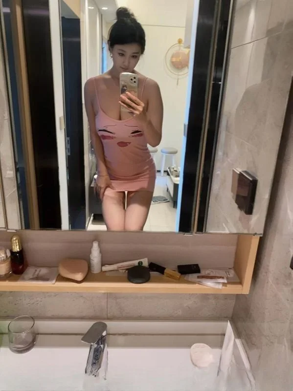 大胸少妇鹿鹿 图 2