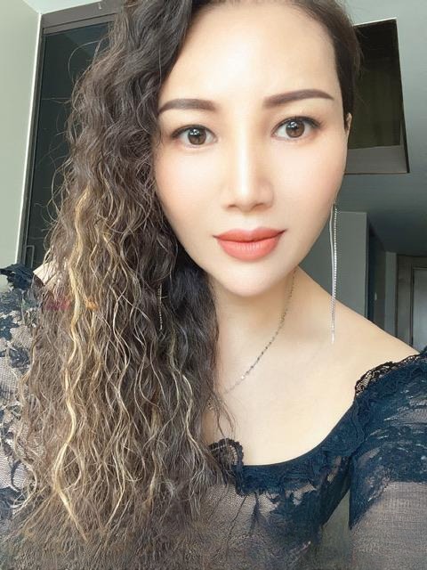 性感又有女人味的少妇 图 3
