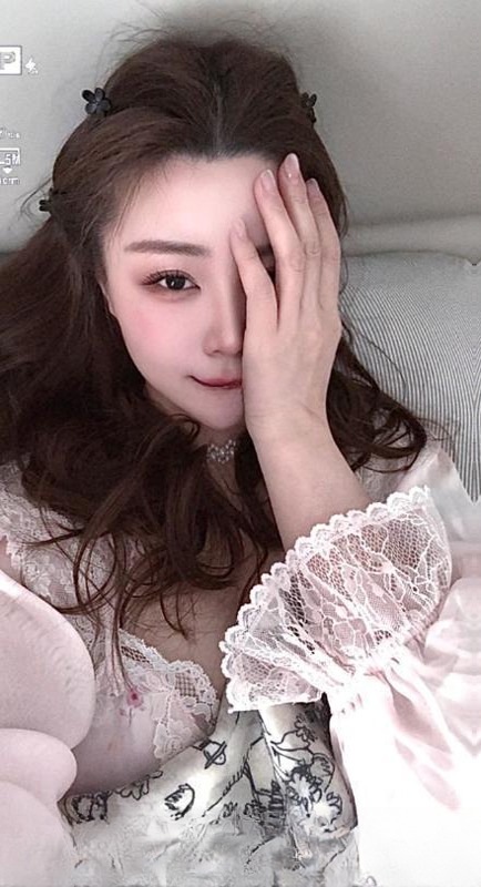 翘臀性感妹子 图 2