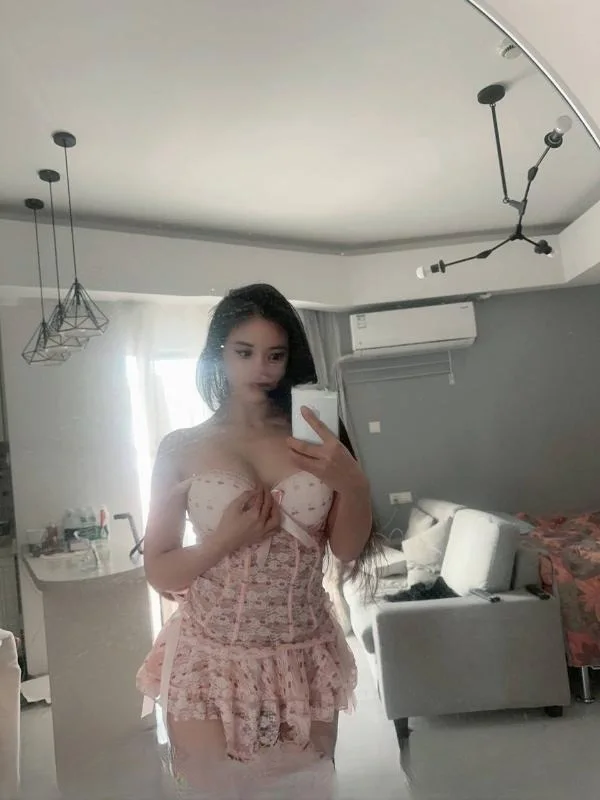 酥胸骚浪御姐 图 2