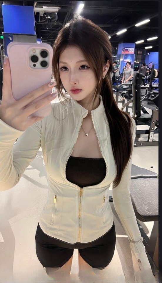 爱运动登山妹灵活多变 图 2