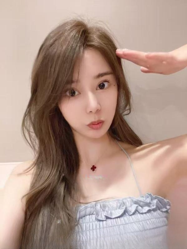 瑶海颜值御姐 图 2