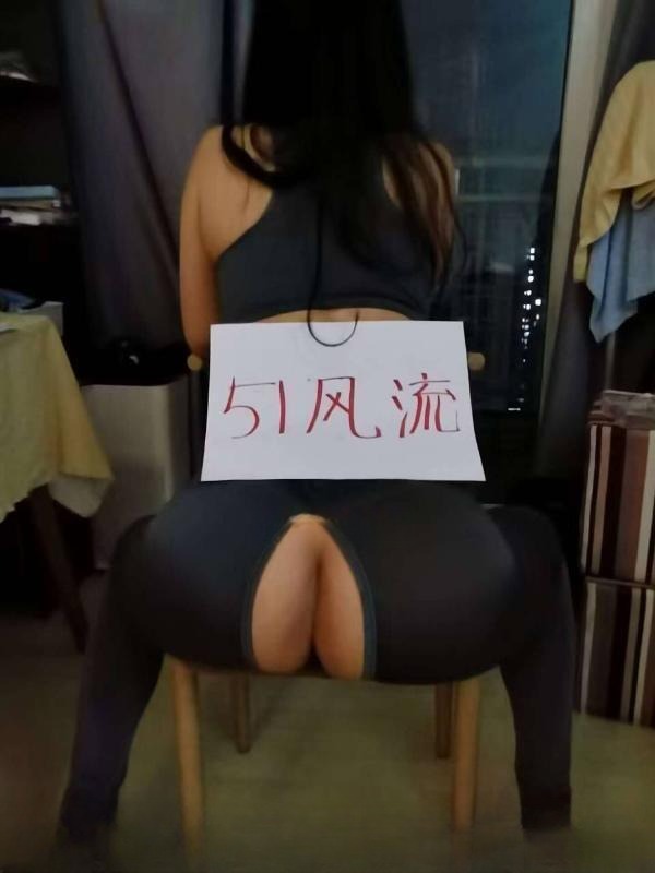 后入洪山肥臀思思 图 2