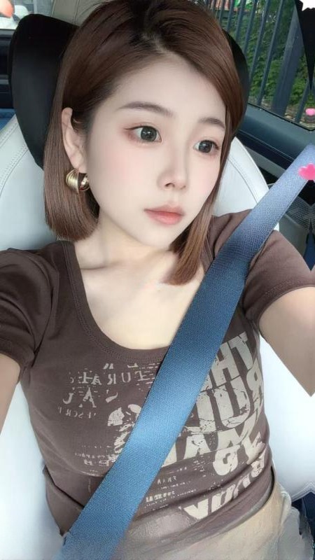 二刷短发美少妇