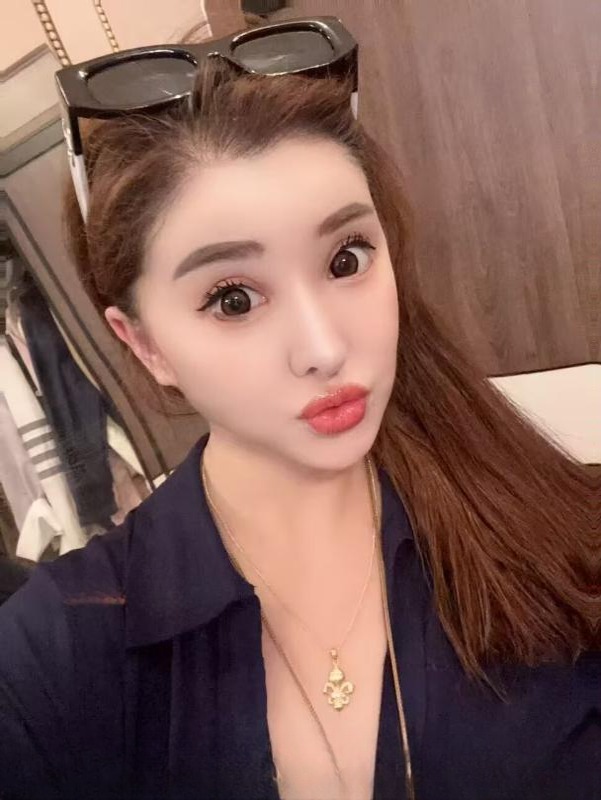 香坊玉足少妇 图 2