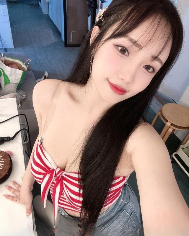 小店纯欲美少女 图 3