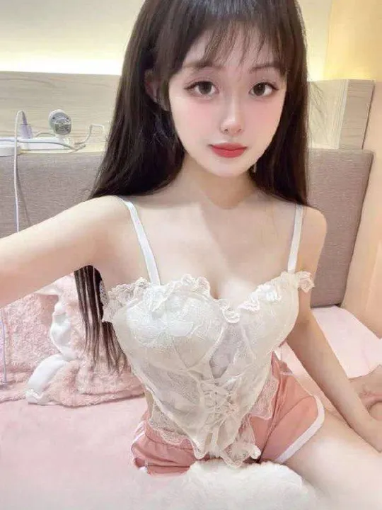 勾魂儿大眼萌妹