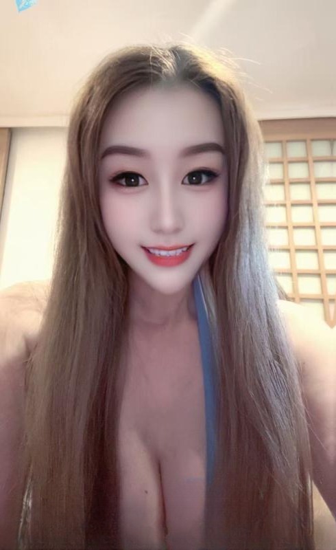 清秀美臀依依 图 2